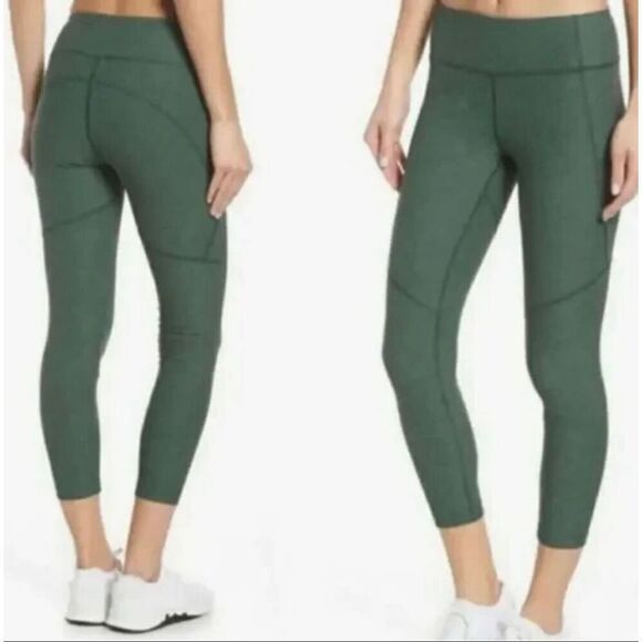Outdoor Voices Pants - Outdoor Voices 3/4 warmup leggings in hunter green M